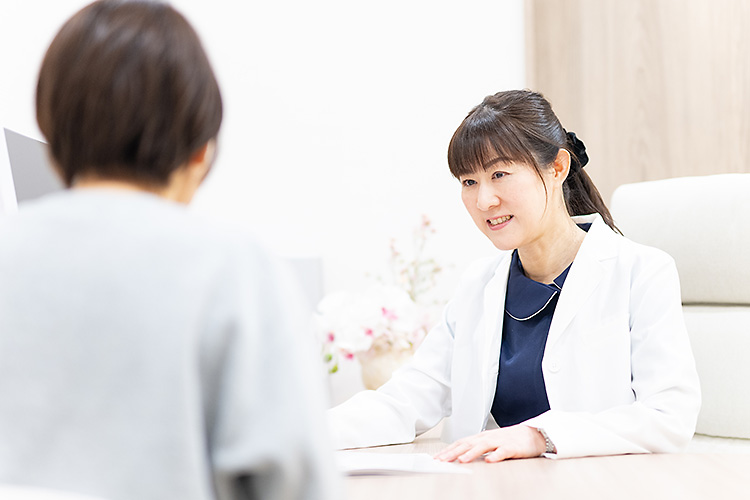 院長 小久保 靖子